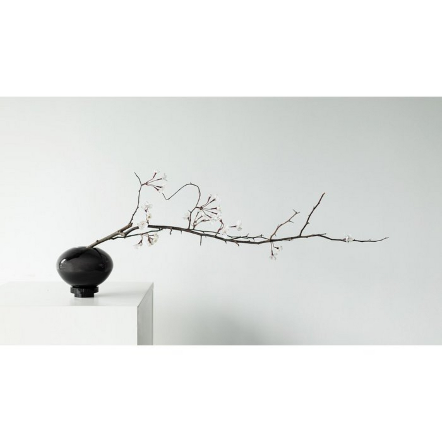 Vaas/theelichthouder Linn Zwart Hoogwaardig Glas (M)