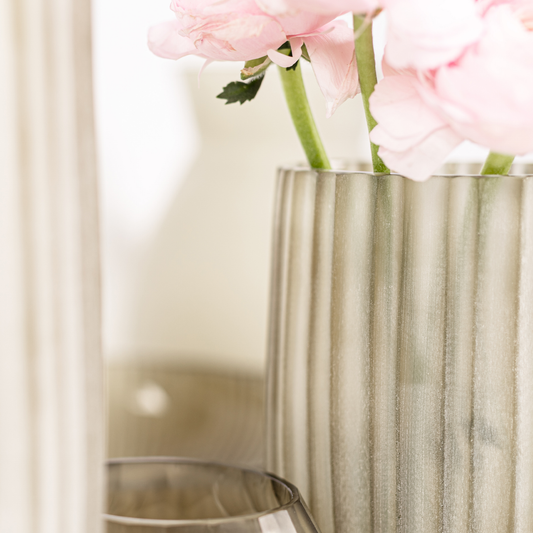 Guaxs Siena vaas L beige smokegrey verticale strepen mondgeblazen glas 30 cm Maison Collection