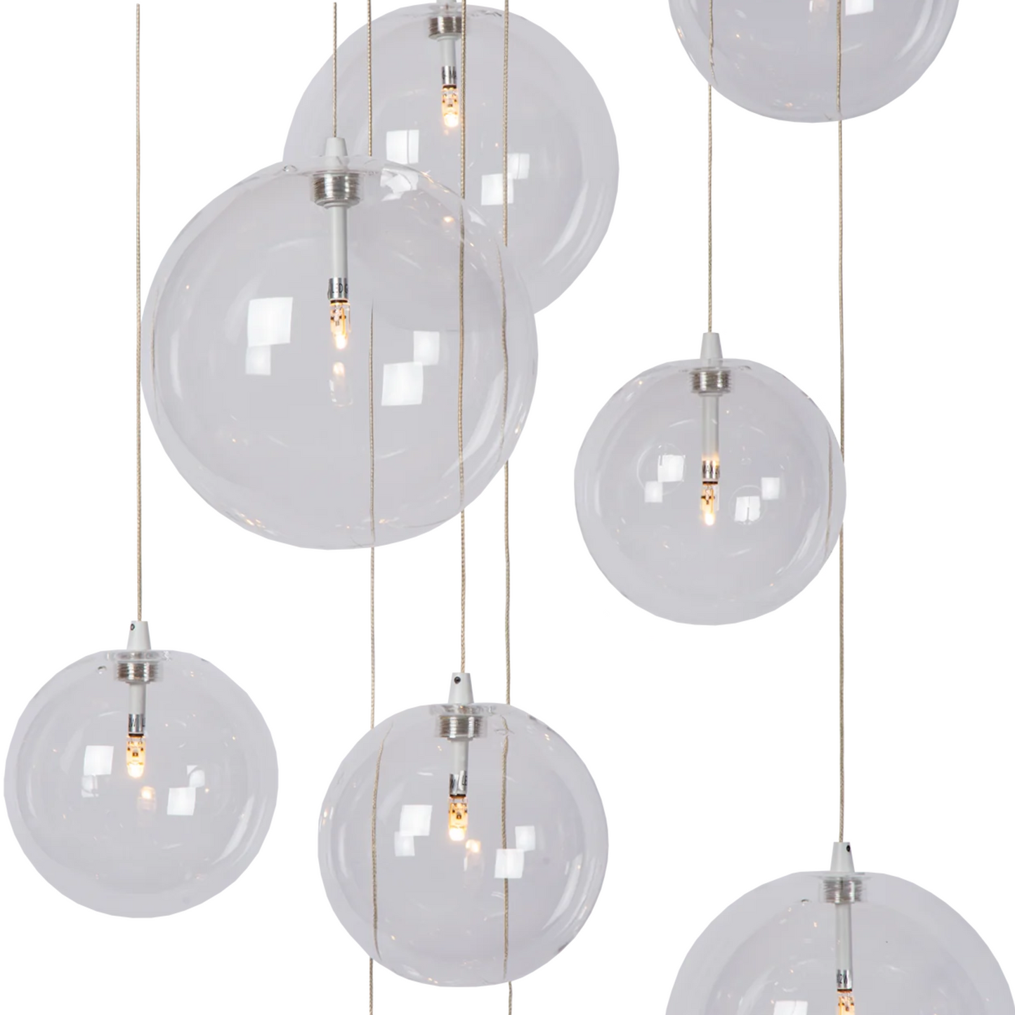 Novi 9 hanglamp met witte plafondplaat en transparante snoeren.