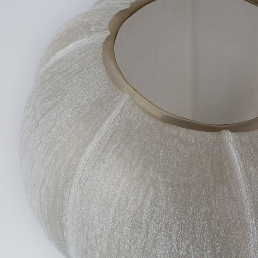 Guaxs Lalibela vaas in beige glas close-up met subtiele organische vorm.