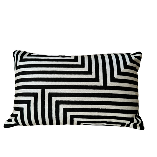 Sierkussen Colmore zwart/ wit 50x30 cm geometrisch design