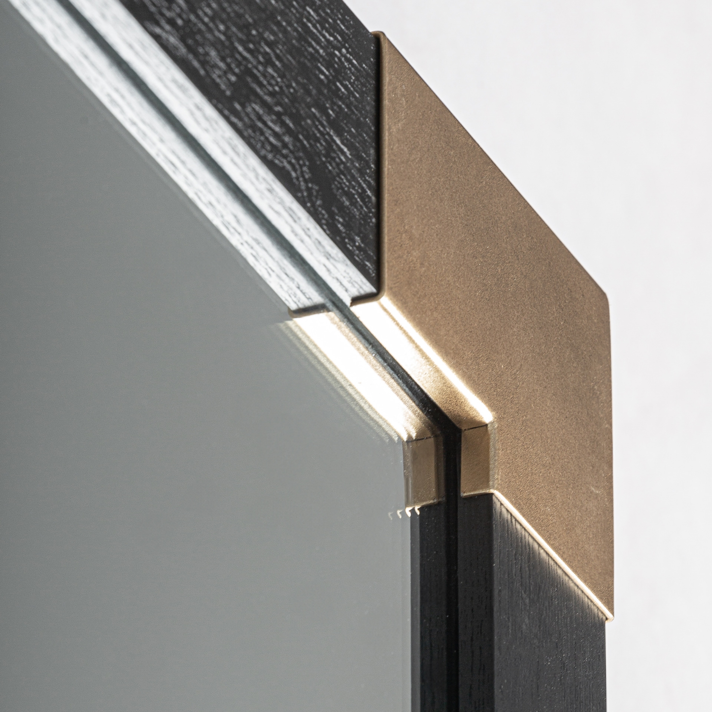 Vierkante hangspiegel Nesla zwart essenhout | goud 140x11x140 cm