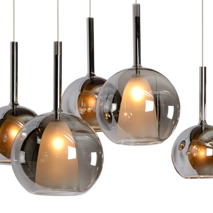 Liva hanglamp 7-lichts met rookgrijze glazen bollen en rechthoekige plafondplaat – Maison Collection.