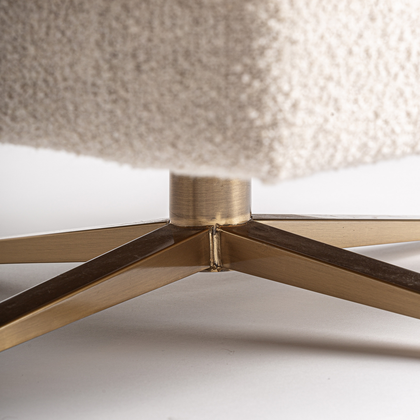 Fauteuil draaibaar 95 x 84 x 63 cm Loray off-white | bronskleurig staal