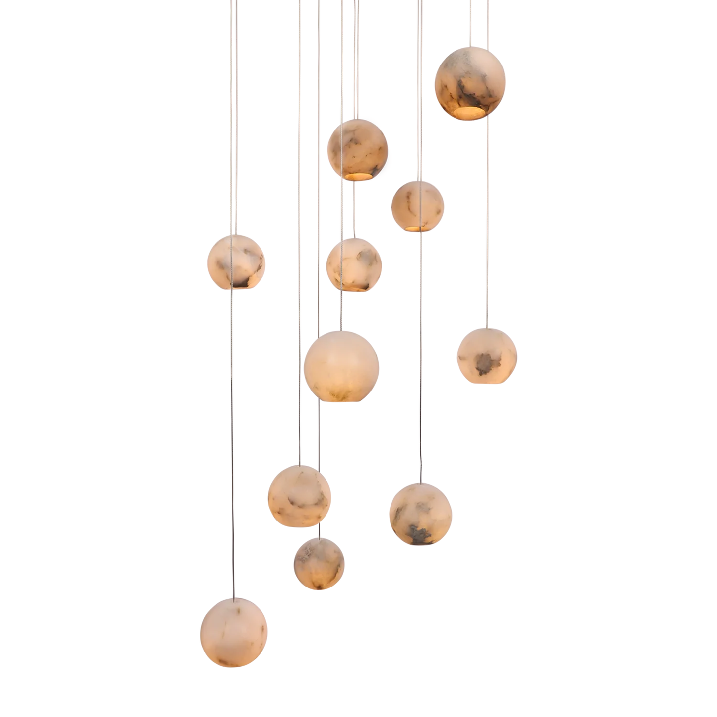 Noor hanglamp met alabaster bollen en witte plafondplaat in hoge entree