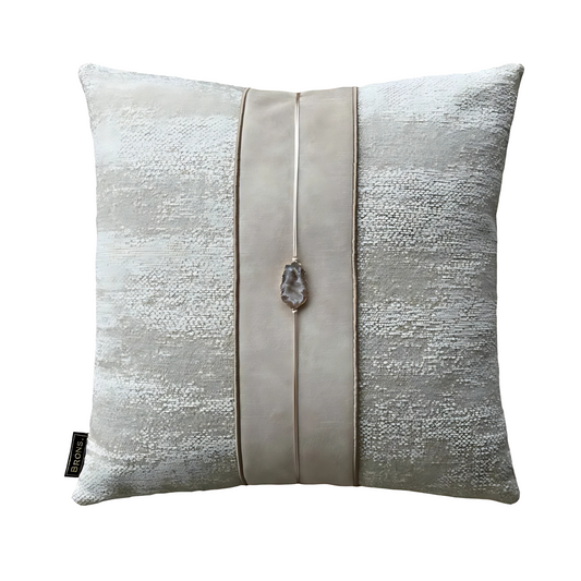 Handgemaakt luxe sierkussen Navaro Stone van Brons 50x50 cm met donzen vulling – verkrijgbaar bij Maison Collection voor Japandi, Hotel Chic en Modern interieur